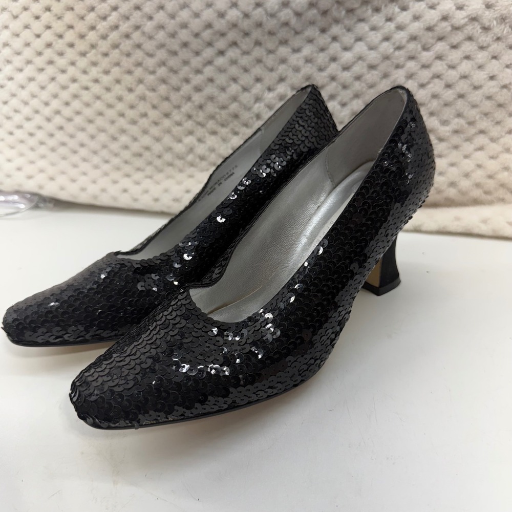 Dolce by Mojo Moxy Monaco Pumps Womens 6.5 Black Sequin Flared Spool Heel 8775